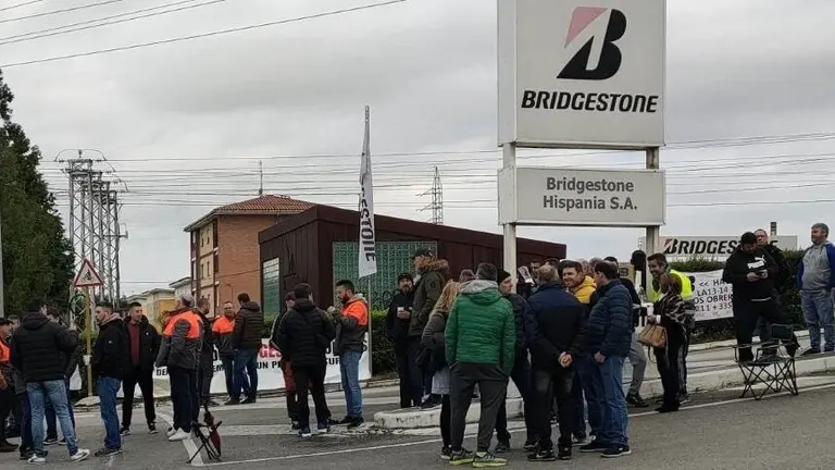 Huelga de Bridgestone en Puente San Miguel.