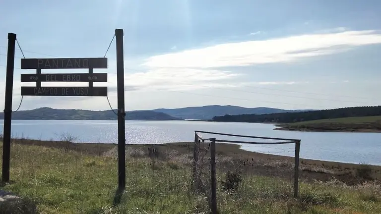 Embalse del Ebro en Campoo Yuso. R.A.