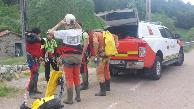Equipo de rescate en Arredondo.