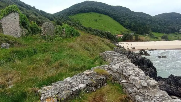 Batería del Brusco en Noja.