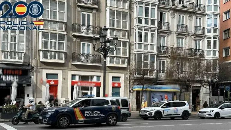 C&eacute;ntrica calle en Santander.