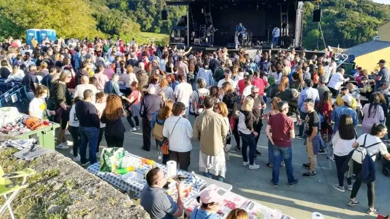 Fiestas de San Miguel en el barrio El Dueso. R.A.