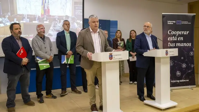 Rueda de prensa del consejero de Econom&iacute;a sobre los proyectos.
