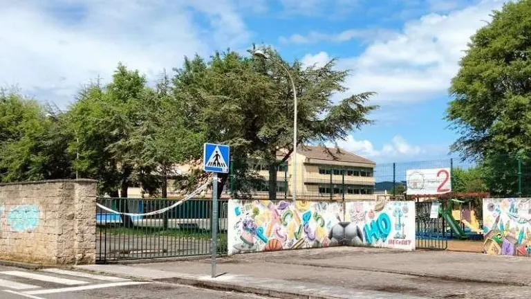 Colegio Ricardo Mac&iacute;as Picavea  en Santo&ntilde;a. R.A.