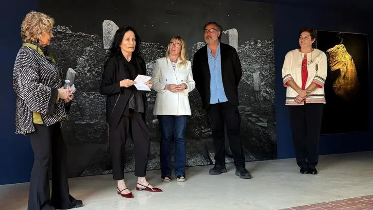 Inauguraci&oacute;n de la exposici&oacute;n en Santillana del Mar.