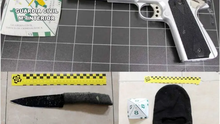 Armas incautadas por la Guardia Civil.
