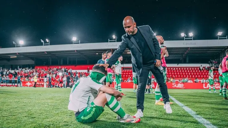 Los jugadores al final de encuentro.
