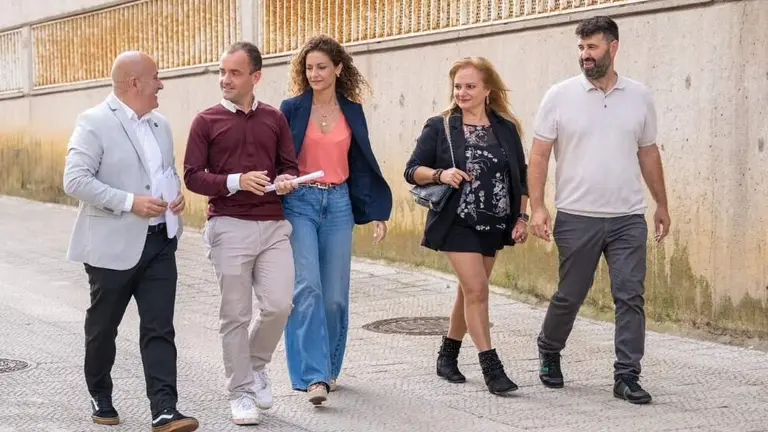 Representantes del PSOE acuden al Juzgado.