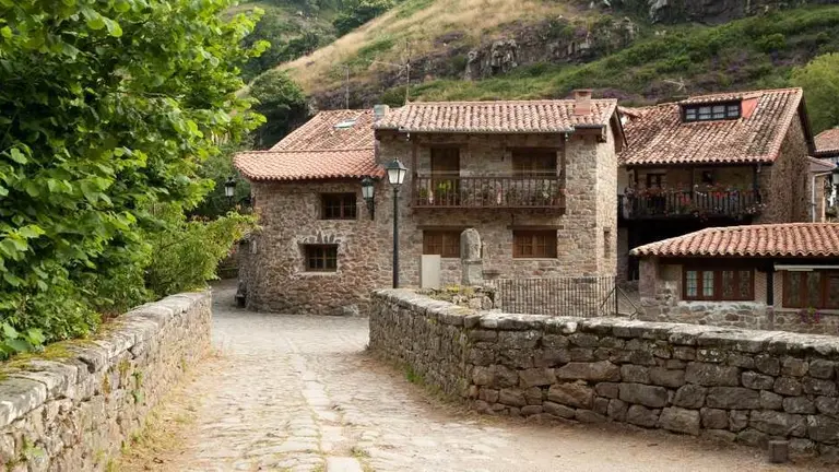 Viviendas en Bárcena Mayor.