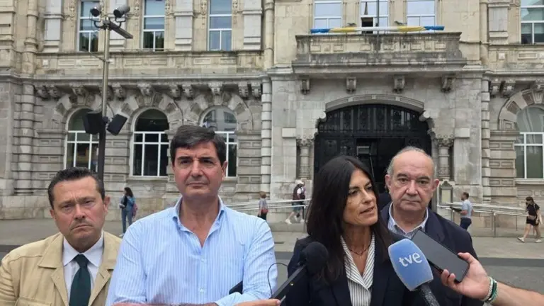 Un momento de la rueda de prensa de Vox.