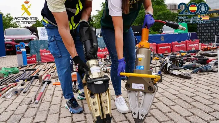 Material incautado por la Guardia Civil.