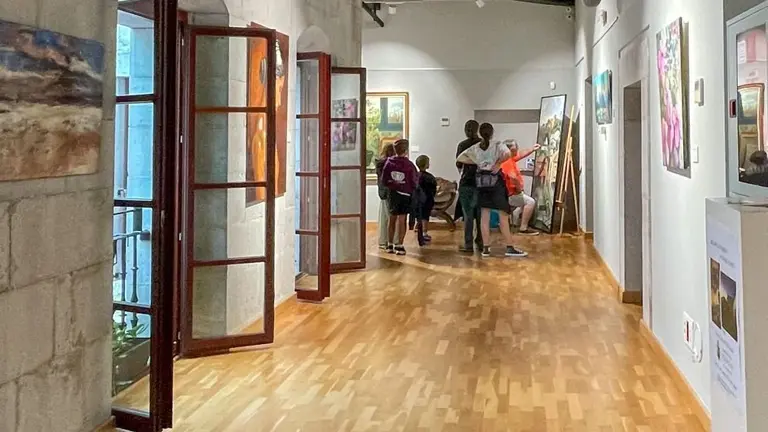 Exposici&oacute;n en Comillas.