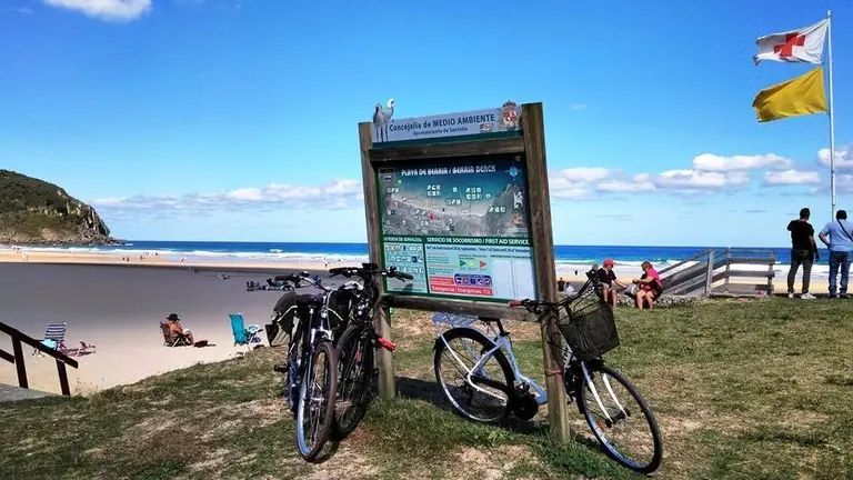 Playa de Berria en Santoña. R.A.