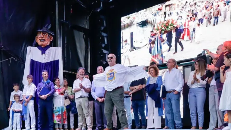 El actor Antonio Resinesha sido el encargado de dar el preg&oacute;n inaugural de las Fiestas del Santo Cristo del Amparo.