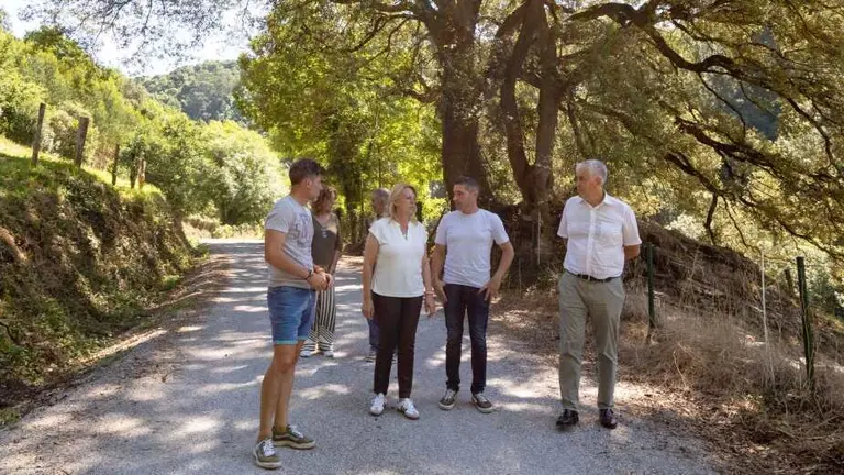 Las autoridades políticas en Santiurde de Toranzo.