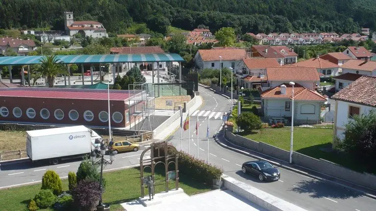 El polideportivo se construir&aacute; en el barrio La Iglesia en Argo&ntilde;os. R.A.