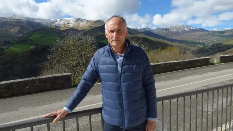 El alcalde de Soba, Juli&aacute;n Jos&eacute; Fuentecilla (PRC). R.A.