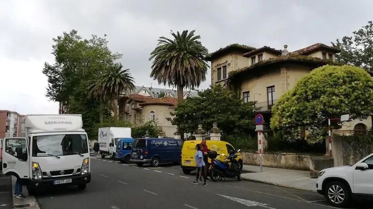 Laredo regulará el aparcamiento en Semana Santa y verano. R.A