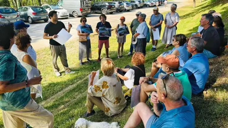 Reuni&oacute;n de IU con los vecinos.