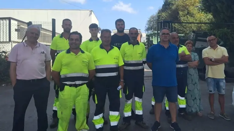 Personal de la recogida de basuras de Medio Cudeyo.