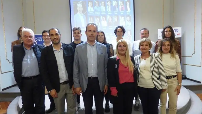 Candidatura del PP en 2023 en Santoña. R.A.