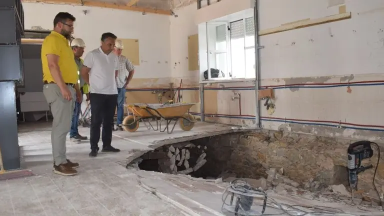 Las autoridades políticas visitaron las obras del consultorio de Boo.