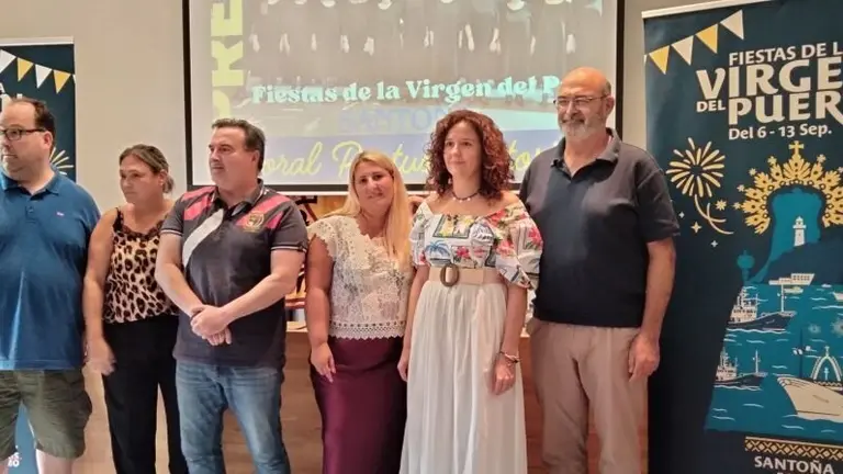 Presentaci&oacute;n de los pregoneros y el cartel de las fiestas de Santo&ntilde;a. R.A.