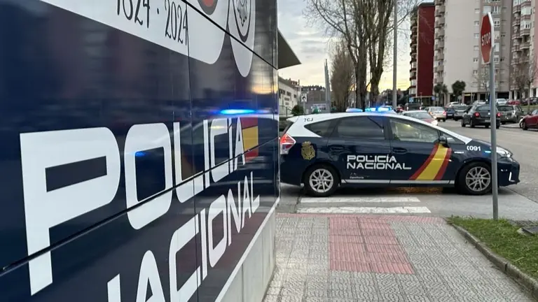 Polic&iacute;a Nacional en Santander.