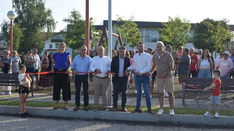 Acto de inauguración de las pistas de petanca en Zurita.