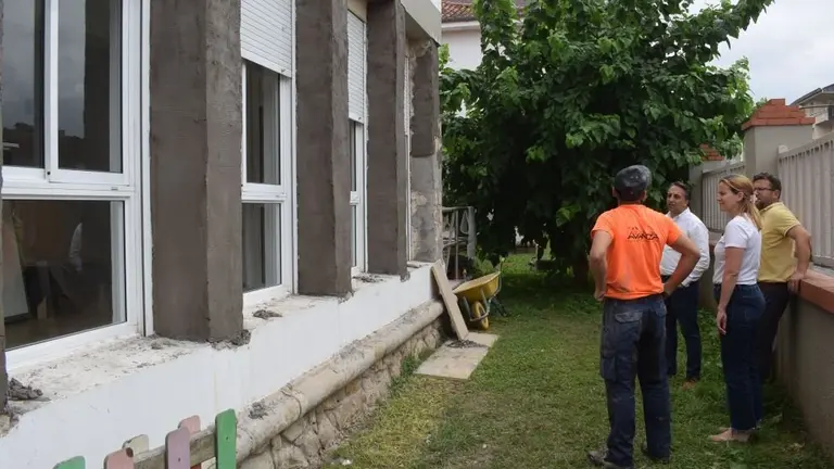 Visita a las obras en las aulas de dos y tres años en Renedo.