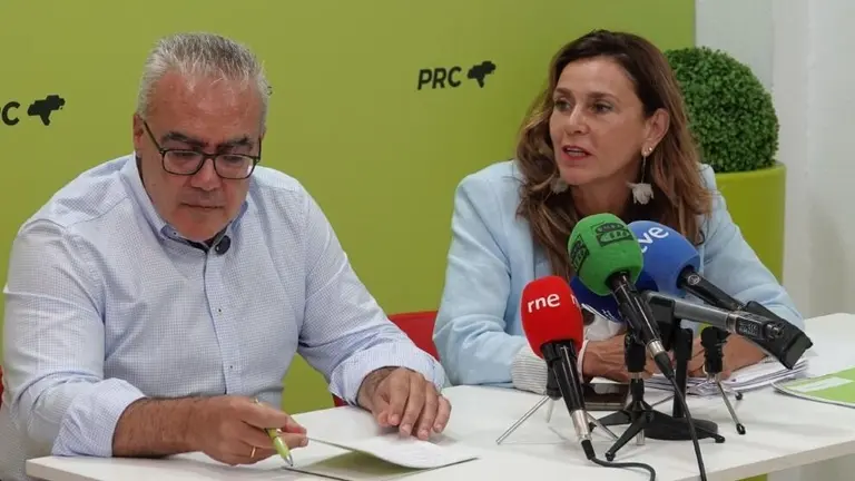 Pedro Hernando y Paula Fernández.