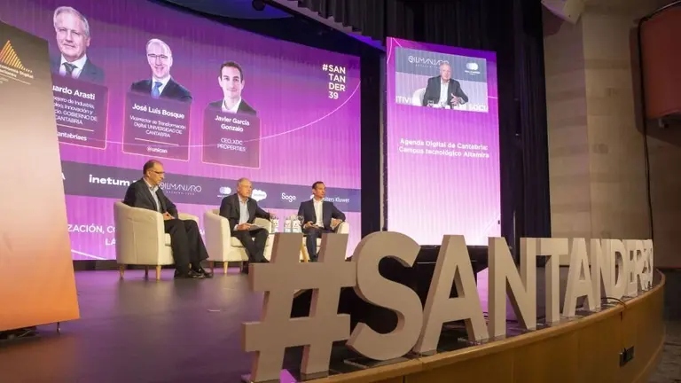 Encuentro organizado por Ametic con la presencia del consejero de Industria.