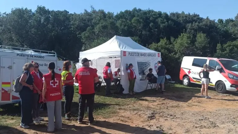 Equipo de búsqueda del hombre en Isla.