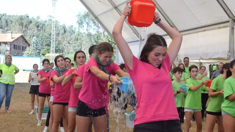 Juegos tradicionales de las pe&ntilde;as en la Virgen de Valencia.