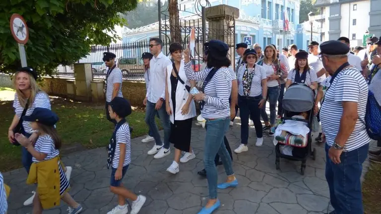 Integrantes de la Cofradía del Norte de Colindres.