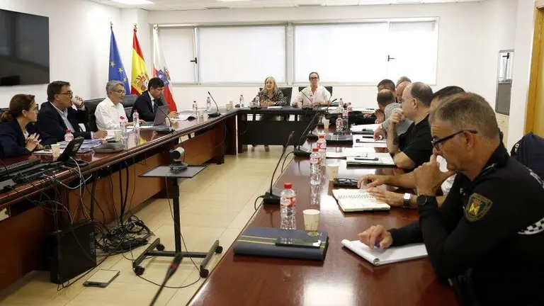 Reunión celebrada ayer donde se desestimó la creación del policía interino.