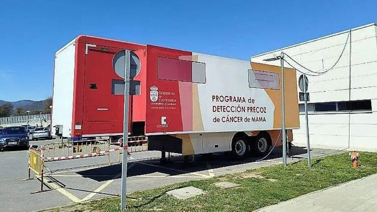 Unidad móvil del programa de detección precoz del cáncer de mama.