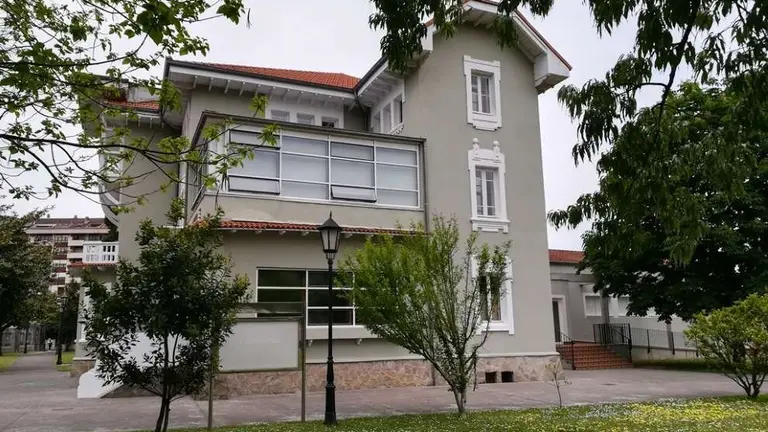 Casa de Cultura de Colindres. R.A.