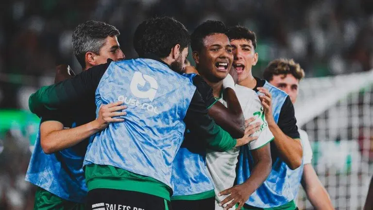 Celebraci&oacute;n del gol del Racing.