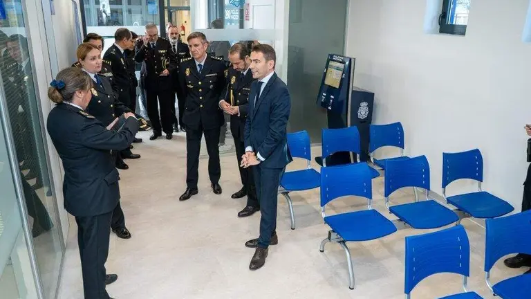 Un momento de la inauguración de las nuevas oficinas de la Policía Nacional.