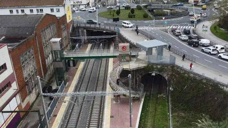 Vías del tren de Camargo a Santander.