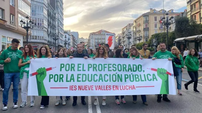 Protesta convocada por el STEC.