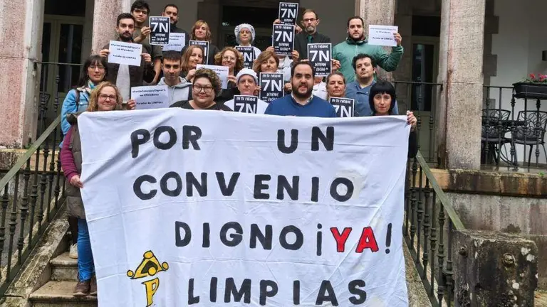 Trabajadores del Parador de Limpias.