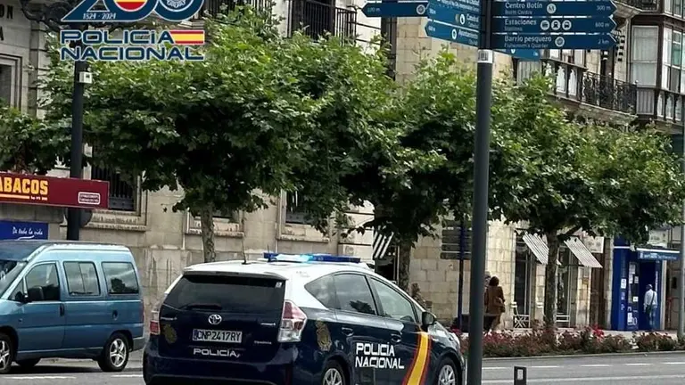 Polic&iacute;a Nacional en Santander.