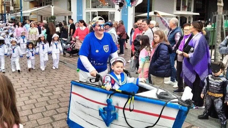 Desfile del Día Infantil del Carnaval de Santoña. R.A.