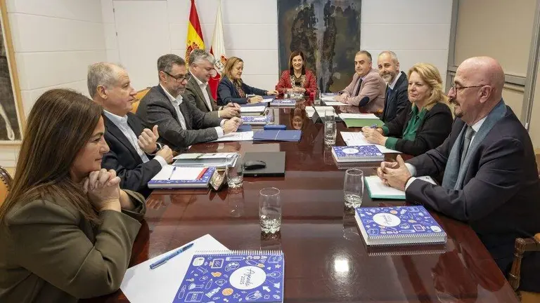 Miembros del Consejo de Gobierno.