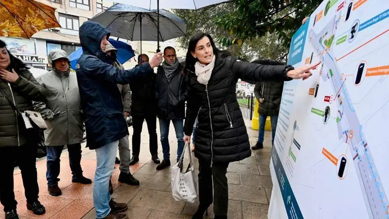 La alcaldesa de Santander, Gema Igual, explica la actuación.