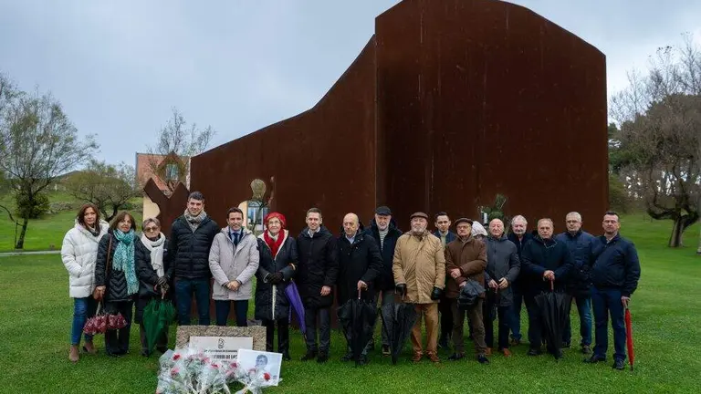 Representantes del PSOE en la Península de La Magdalena.