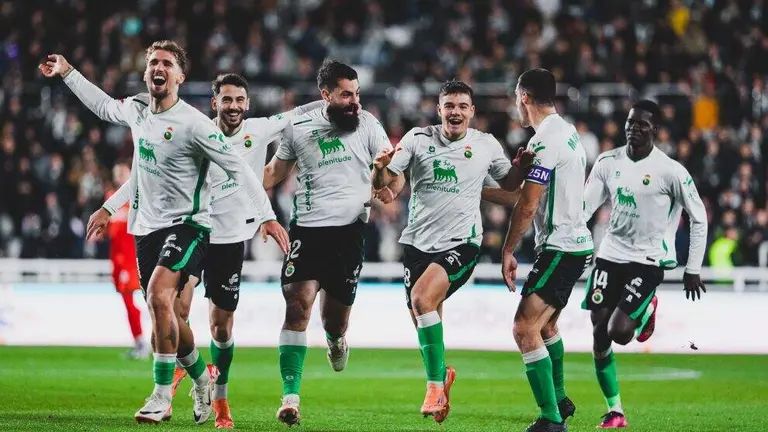 El Racing es l&iacute;der en Segunda.