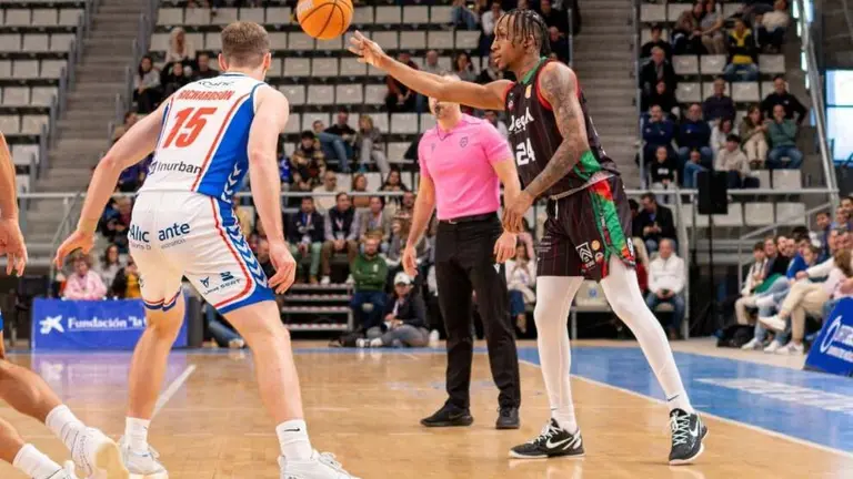 Un momento del partido disputado en Alicante.